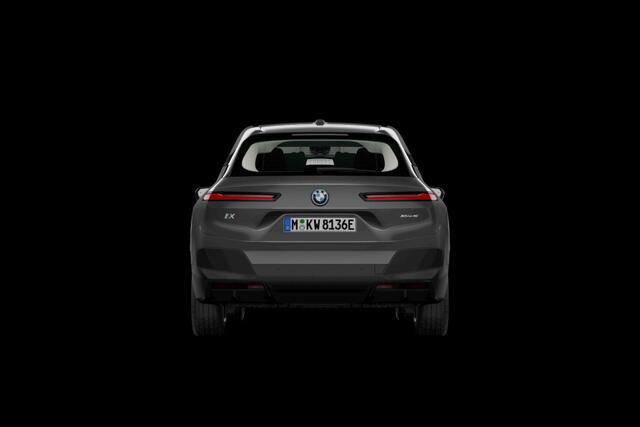 BMW iX xDrive40 High Executive 4 zone airconditioning / Head Up Display / Stoelverwarming / Iconic Sounds