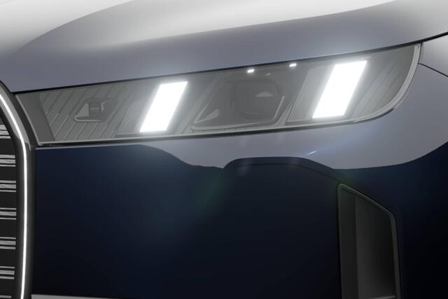 BMW iX xDrive M70 | Comfort Pack | Innovation Pack | Glazen panoramadak Sky Lounge
