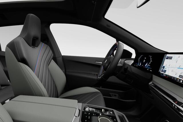BMW iX xDrive M70 | Comfort Pack | Innovation Pack | Glazen panoramadak Sky Lounge