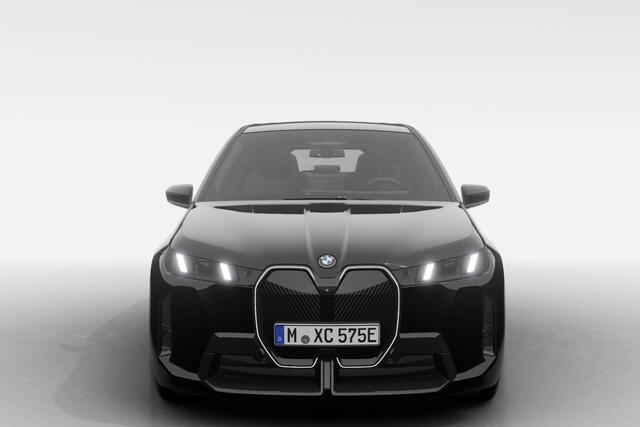 BMW iX xDrive45 | M Sport Pro | Comfort Pack | Innovation Pack | Trekhaak | Sky Lounge