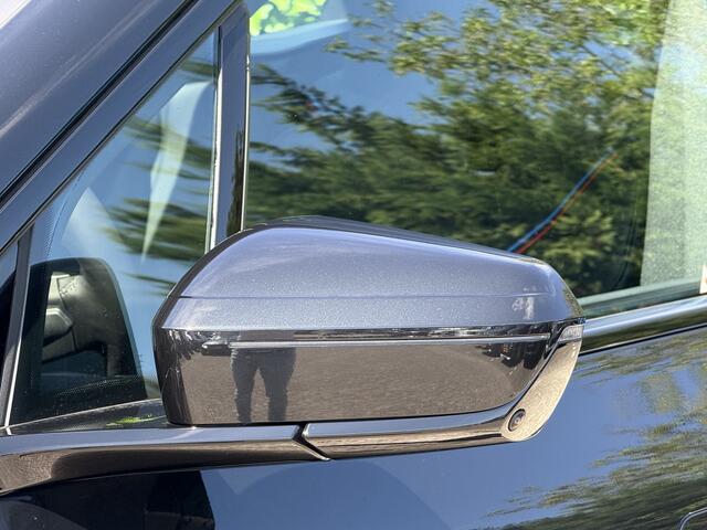 BMW iX xDrive45 101 kWh