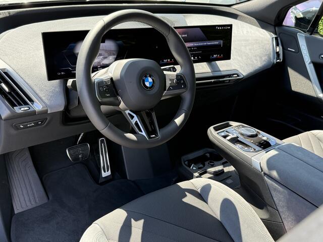 BMW iX xDrive45 101 kWh
