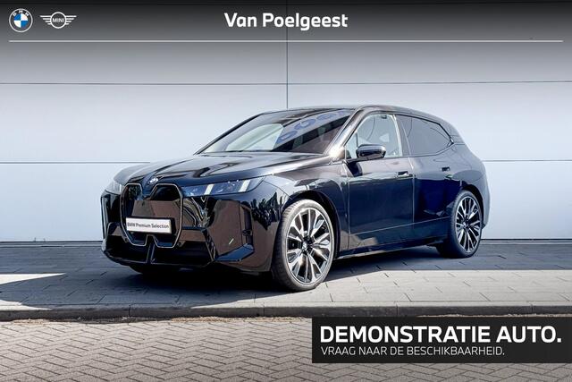 BMW iX xDrive45 101 kWh