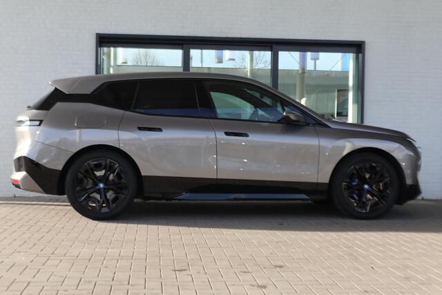 BMW iX xDrive40 Sportpakket | Driving Assistant Professional
