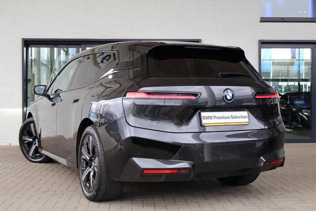 BMW iX xDrive50 | Sport Edition | Bowers & Wilkins | Panoramadak Sky Lounge | Laserlight