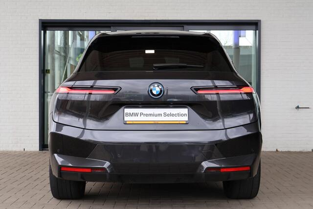 BMW iX xDrive50 | Sport Edition | Bowers & Wilkins | Panoramadak Sky Lounge | Laserlight