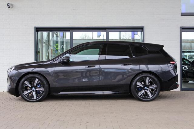 BMW iX xDrive50 | Sport Edition | Bowers & Wilkins | Panoramadak Sky Lounge | Laserlight