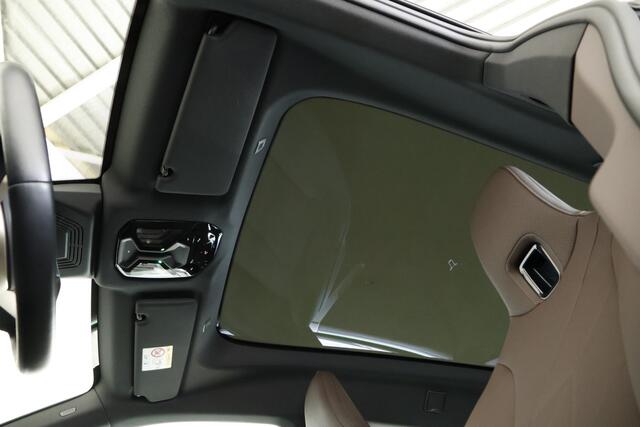 BMW iX xDrive50 Sport SKY 112 kWh / Pano / HUD / Harmankardon / Trekhaak