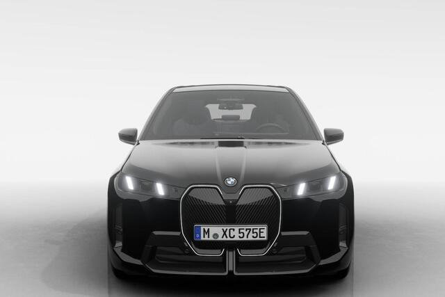 BMW iX xDrive45 | M Sport Pro | Innovation Pack | Comfort Pack | Sky Lounge