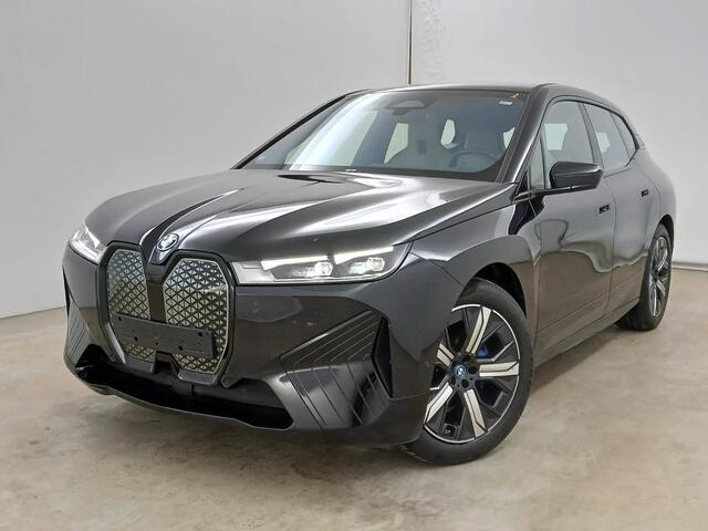 BMW iX xDrive40 | Sportpakket | 21" | Driving Assistant Plus | Flexible Fast Charger 2.0