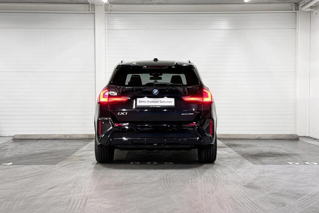 BMW iX1 eDrive20 | M-Sport Pro | Travel Pack | Innovation Pack | Driving Assistant Plus | Harman/Kardon | Comfort Access | Trekhaak