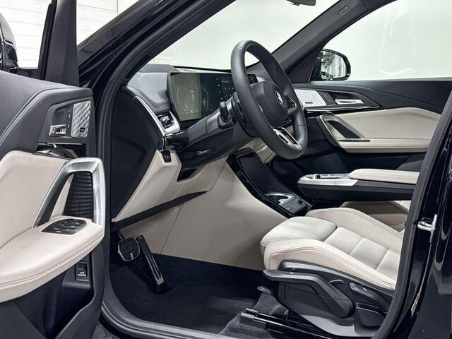 BMW iX1 eDrive20 | M-Sport Pro | Travel Pack | Innovation Pack | Driving Assistant Plus | Harman/Kardon | Comfort Access | Trekhaak