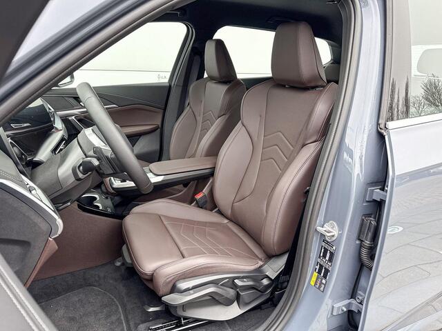 BMW iX1 xDrive30 | M Sport | Stoelverwarming | Driving Assistant Plus | Comfort Access | Selections 2500