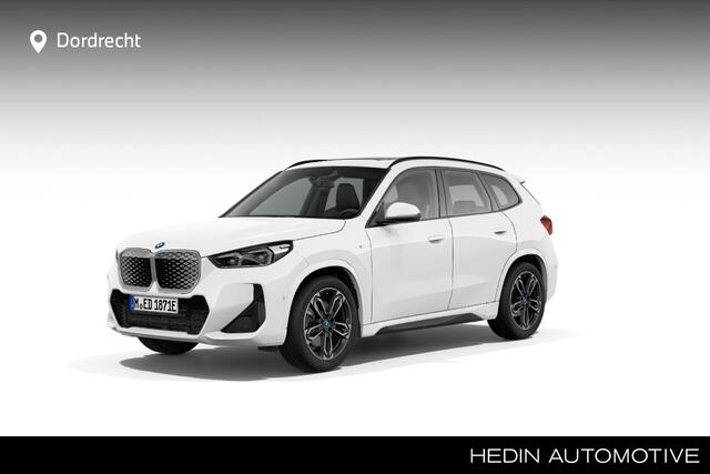 BMW iX1 eDrive20 67 kWh M-Sport | 19" | Trekhaak | Panorama | Premium Pack