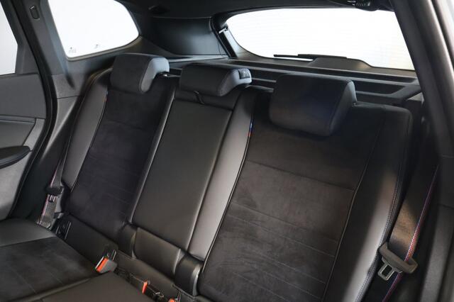 BMW iX1 eDrive20 M Sport Pro - M Sportstoelen - Pano - 20'' LMV