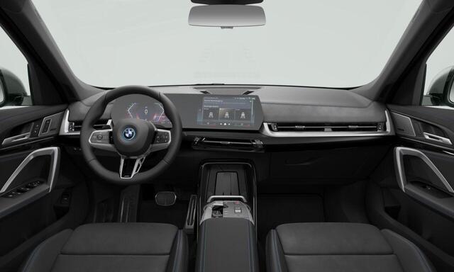 BMW iX1 xDrive30 M Sport Edition Individual Lak | M Sportpakket Pro | Travel Pack | Premium Pack | Trekhaak