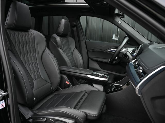 BMW iX1 XDRIVE 30 LAUNCH EDITION 67 kWh | M-SPORT | NL-AUTO | COMFORT ACCESS | PANORAMADAK | 360 CAMERA | HARMAN/KARDON | HEAD-UP | VIRTUAL COCKPIT | MEMORY SEATS | ACTIVE CRUISE | EL. TREKHAAK