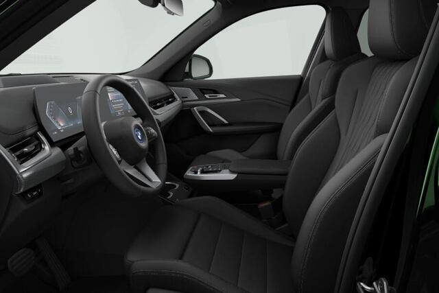 BMW iX1 xDrive30 67 kWh Travel Pack | Inavatio Pack | Panoramadak