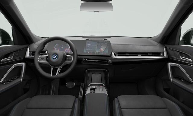 BMW iX1 eDrive20 67 M Sport Edition | M Sport Pakket | Premium Pack | Panoramadak | Trekhaak
