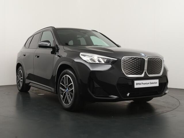 BMW iX1 eDrive20 67 kWh | M-Sportpakket | Travel-Pack | Trekhaak