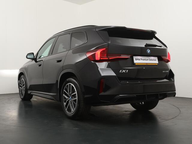 BMW iX1 eDrive20 67 kWh | M-Sportpakket | Travel-Pack | Trekhaak