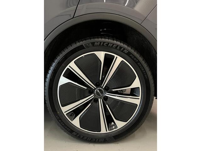 BYD Tang Flagship 108.8 kWh VOORRAAD 7 PERSOONS | APPLE CARPLAY | PANORAMADAK | MASSAGE STOELEN |