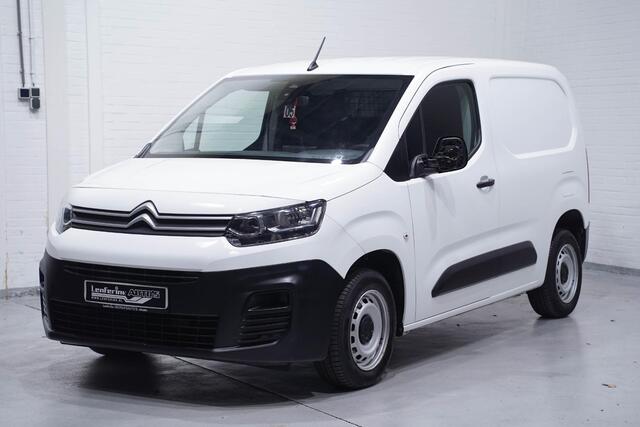 Citroen BERLINGO 1.2 Pure Tech 110 pk Benzine Airco Cruise Control, DAB+, PDC achter, 2-Zits