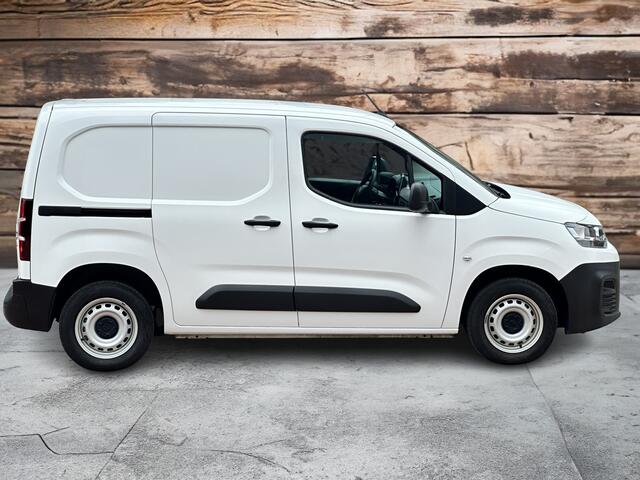 Citroen BERLINGO 1.5 BlueHDI Club | Nieuwstaat | Marge | 26000 km NAP | Vanaf ¤ 249,- per maand | O.B.V. zakelijke Financial Lease