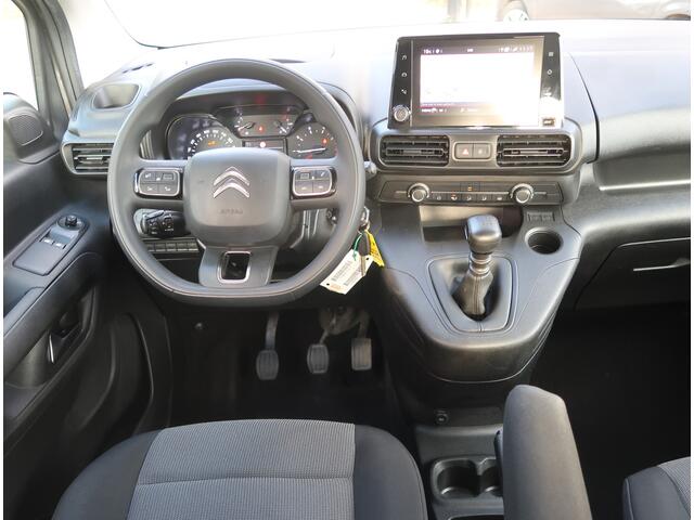 Citroen BERLINGO 110 Pk Benzine 5-Persoons *Origineel Navigatie * Cruise Control * Airco * Hoge Zit * DAB Radio * Tevens Apple Car Play / Android Auto voor Maps & Spotify * Vingerhoets; Vierde Generatie Eersteklas Service, al meer dan 100 jaar........