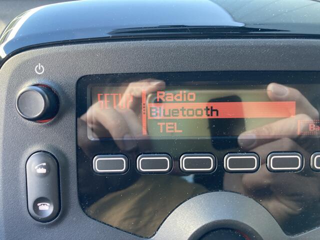 Citroen C1 1.0 VTi Feel Comfort Look 5-drs. AIRCO/MEDIA/PRIVACYGLASS