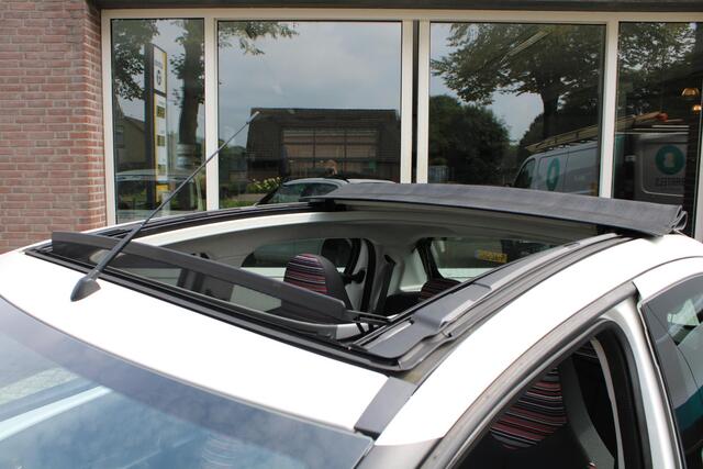 Citroen C1 Airscape Shine Airco, CC, Carplay, NAVI, Elektr. schuif/kantel dak, Parkeersens. A, Leder, 15" LMV