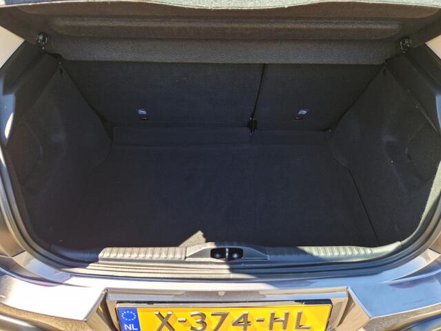 Citroen C3 1.2 PureTech C-Series - 110 Pk - Euro 6 - Navi - AppleCarplay AndroidAuto - Climate Control