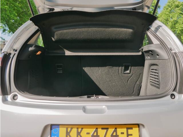 Citroen C3 1.2 PureT Selection Airco en Navigatie.