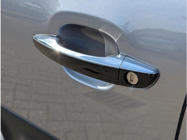 Citroen C3 Max 1.2 Turbo 110pk | CAMERA | NAVI | KEYLESS ENTRY | LM-VELGEN | CLIMA | APPLE CARPLAY / ANDROID AUTO | DAB+ |