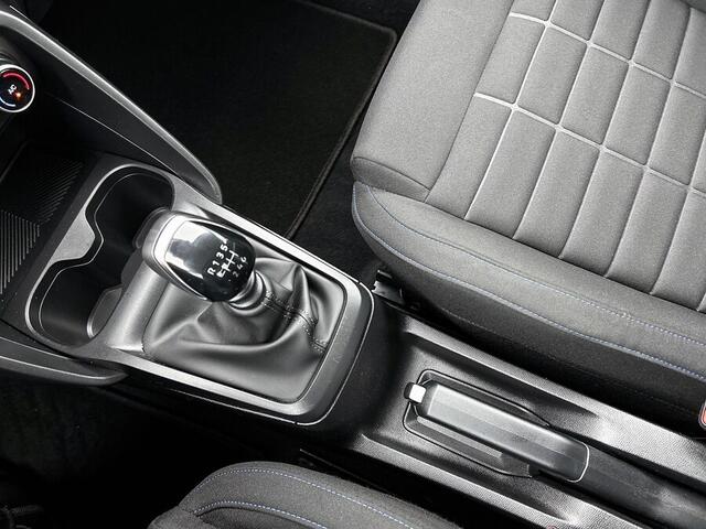 Citroen C3 Turbo 100pk Plus | Rijklaar | Apple Carplay | 17" Wielen | Dakrails Glossy Black |