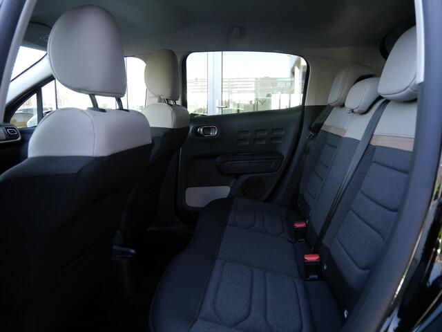 Citroen C3 1.2 PureTech Feel Edition Two-Tone | Achteruitrijcamera | Navigatie | Elektrische ramen | Lichtmetalen velgen | Cruise control | Mistlampen | Android auto | Apple carplay