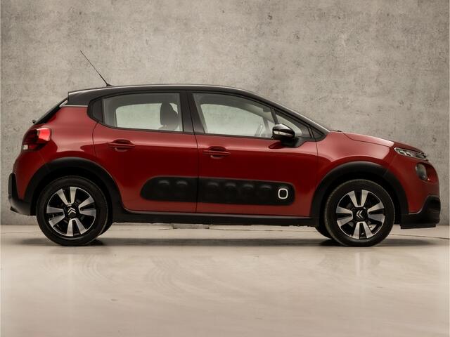 Citroen C3 1.2 PureTech S&S Shine Automaat (APPLE CARPLAY, GROOT NAVI, CAMERA, SPORTSTOELEN, PARKEERSENSOREN, CRUISE, LM VELGEN, NIEUWE APK, NIEUWSTAAT)