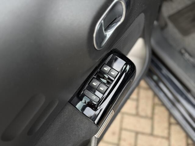 Citroen C3 1.2 PureTech Feel met slechts 43.505km!! | PDC | Apple Carplay& Android Auto | Clima | Stoelverwarming | RIJKLAARPRIJS INCL 12 MAANDEN GARANTIE EN BEURT