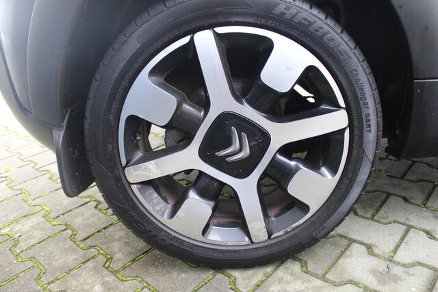 Citroen C3 1.2 PureTech S&S Shine | Incl. 12 maanden garantie | Trekhaak | Parkeersensoren | Achteruitrijcamera | Apple carplay/Android auto | Airco | Cruise control | Bluetooth | Climate control | Lichtmetalen velgen | Navigatie