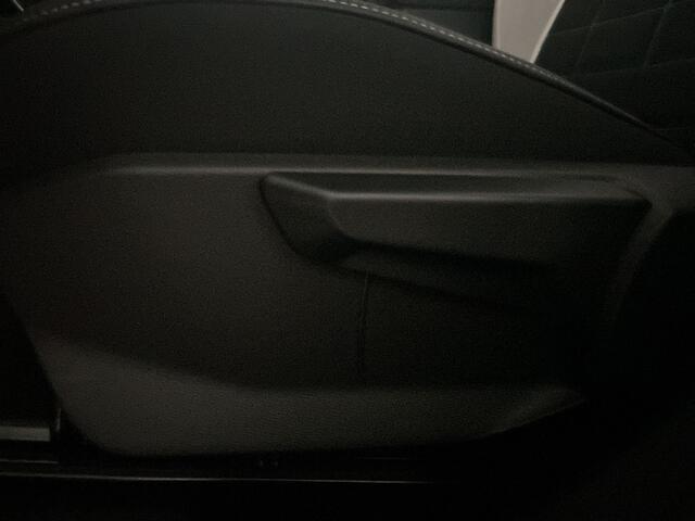 Citroen C3 Ë-C3 Max 44 kWh | Wit dak | Winterpakket | vanuit voorraad Rijklaar | Dealerprijs ¤ 29.400,00 , dus 10% korting