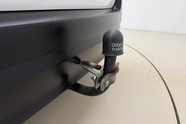 Citroen C3 1.2 PureTech S&S Feel Edition 82 PK | Handgeschakeld | Trekhaak | Parkeersensor | Cruise Control | Navigatie | Mirror Screen | Apple Carplay | Airco | AUX | USB |