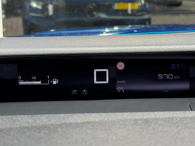 Citroen C3 1.2 Turbo 100 Plus Carplay/Android Auto | 2-Tone | Parkeersensoren