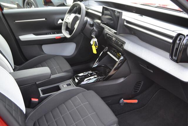 Citroen C3 Ë-C3 113 | 44 KWH | ELEKTRISCH | MAX | NAV. | PDC A.+CAM. | STOELVERW. | TEL.LADER |