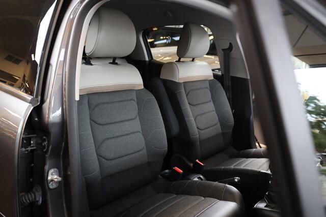 Citroen C3 PT 110 Shine Camera | 17" | Amb Wood | Navi