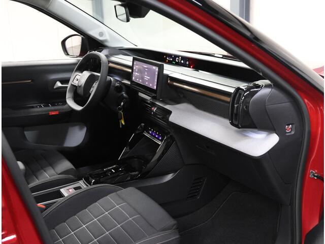 Citroen C3 Aircross 1.2 Hybrid 145pk Plus | Incl. ¤2.180,- Korting! | AppleCarPlay/AndroidAuto | ClimateControl | Camera | CruiseControl | LED Verlichting | Regensensor |