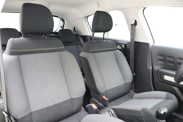 Citroen C3 1.2 PureTech 81pk Feel | Navigatie | Climate Control | Parkeersensoren Achter | Cruise Control | Zwart Dak | Weinig Kilometers | DAB Radio