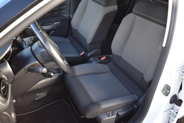 Citroen C3 PureTech 110 S&S EAT6 Automaat Shine | Navigatie via Carplay & Android Auto | Panoramadak | Parkeersensoren | Stoelverwarming | LM Velgen 17 inch | Zelfdimmende binnenspiegel | Isofix bevestigingspunten | Bluetooth |