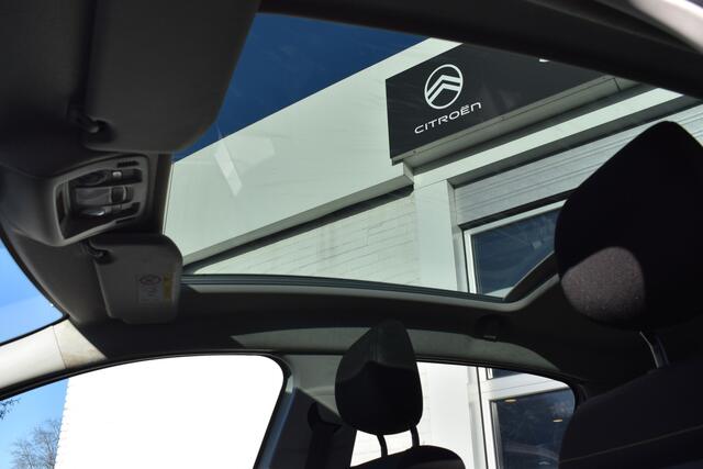 Citroen C3 PureTech 110 S&S EAT6 Automaat Shine | Navigatie via Carplay & Android Auto | Panoramadak | Parkeersensoren | Stoelverwarming | LM Velgen 17 inch | Zelfdimmende binnenspiegel | Isofix bevestigingspunten | Bluetooth |