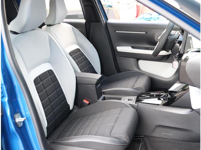 Citroen C3 1.2 Hybrid 110PK Max | 1ste eigenaar | AUTOMAAT | AppleCarplay/AndroidAuto | Camera | Cruise Control | Privacy Glass | Navigatie | 17"LMV | Isofix | Two-Tone | Parkeersensoren |