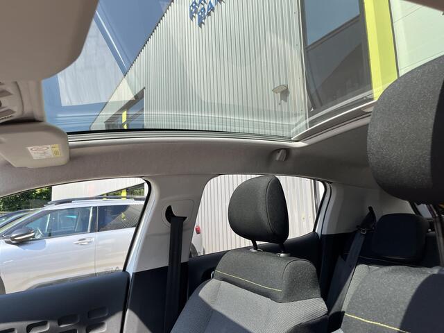 Citroen C3 1.2 PureTech Shine Panoramadak, Stoelverwarming, Apple Carplay/Android Auto